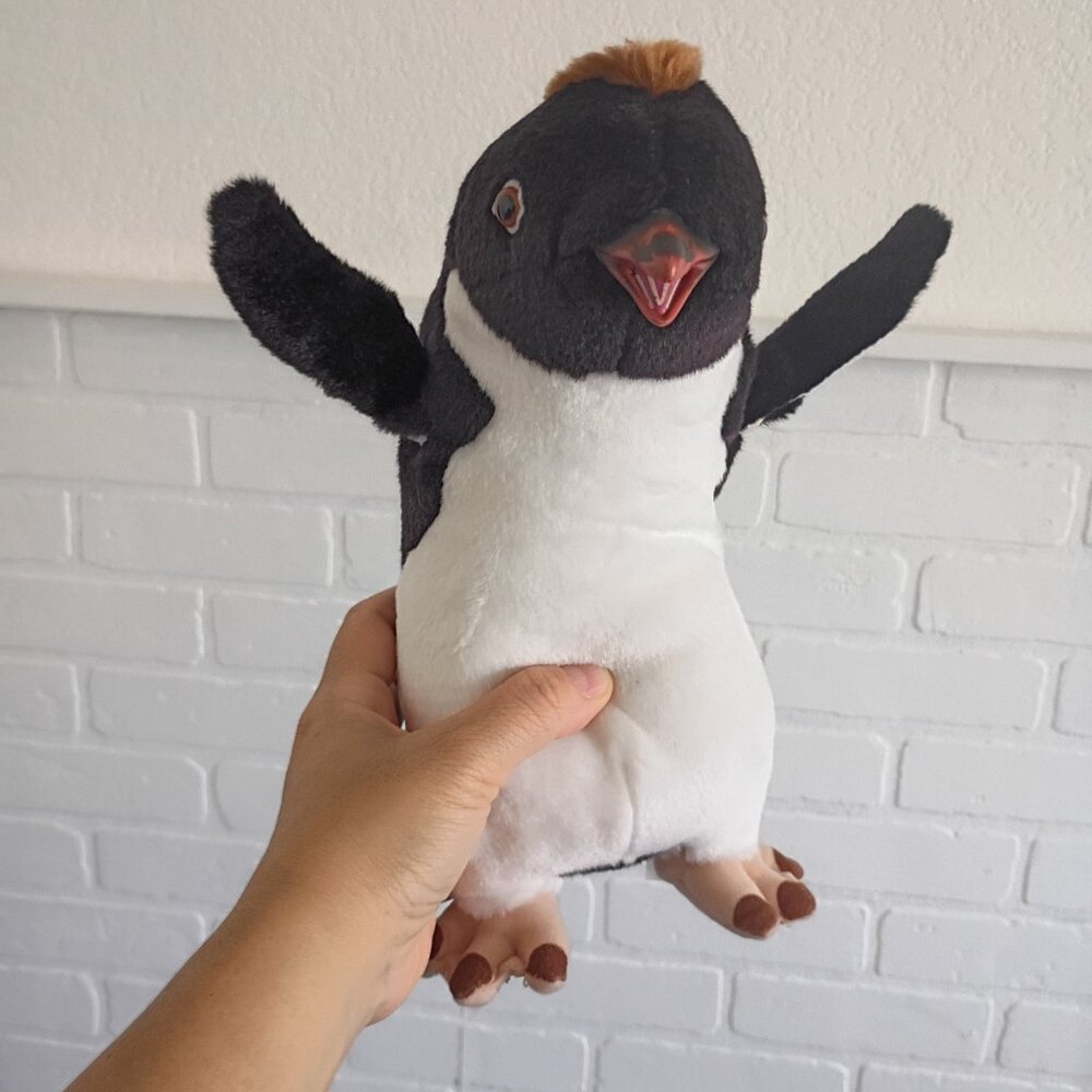 WARNER BROS HAPPY FEET HUGGABLE RUBBER BEAK RAMON 10 INCH PLUSH TOY